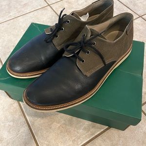 Lacoste oxfords size 10.5